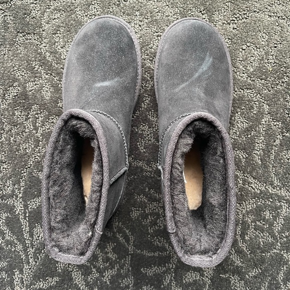 UGG Classic Mini Bootie - Picture 10 of 11